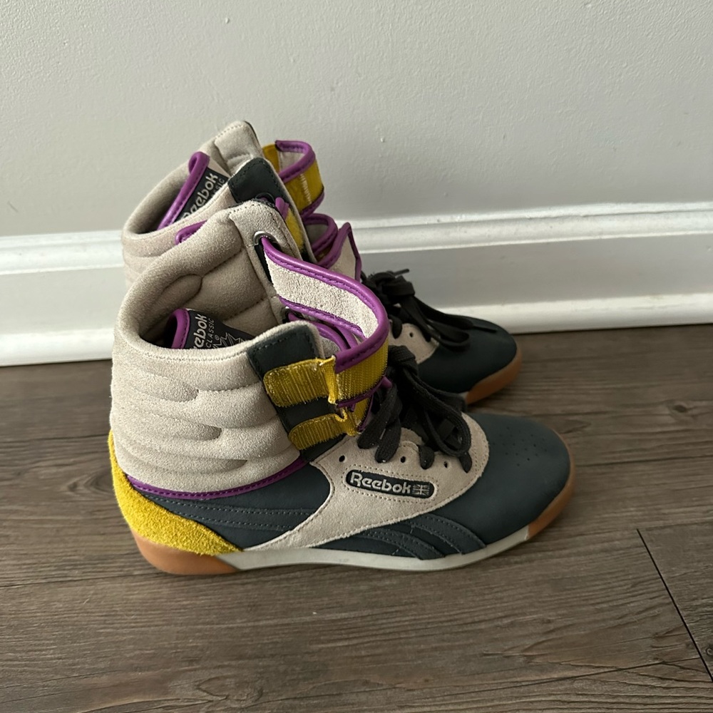 Reeboks - Picture 2 of 4